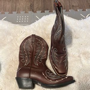 Ariat cowboy boots